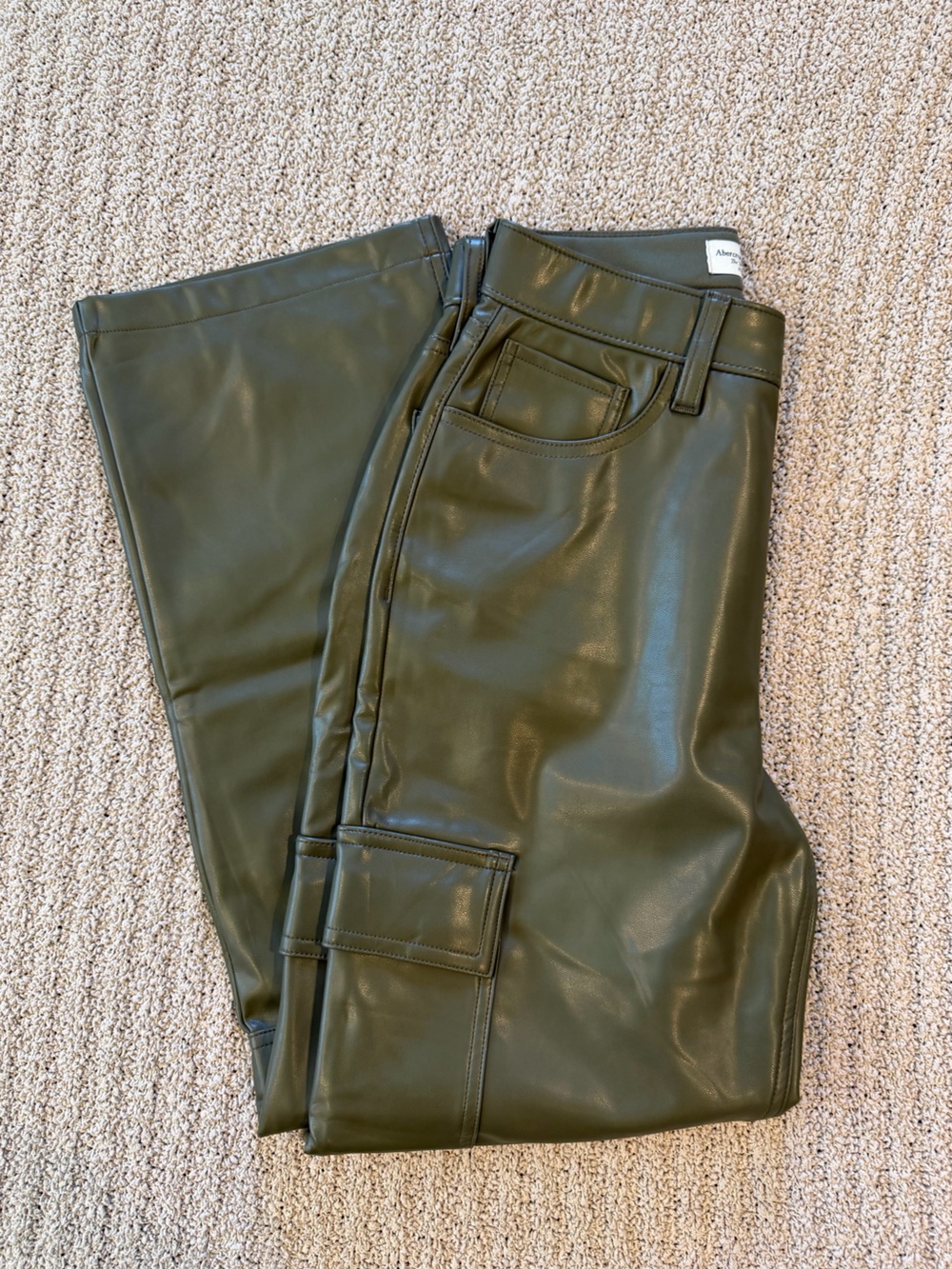 Abercrombie Curve Love Vegan Leather Pants – 26 Short